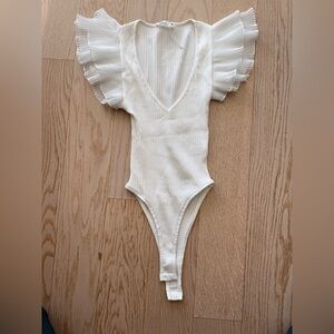Reserved Cream Ribbed Bodysuit with Ruffle Sleeves